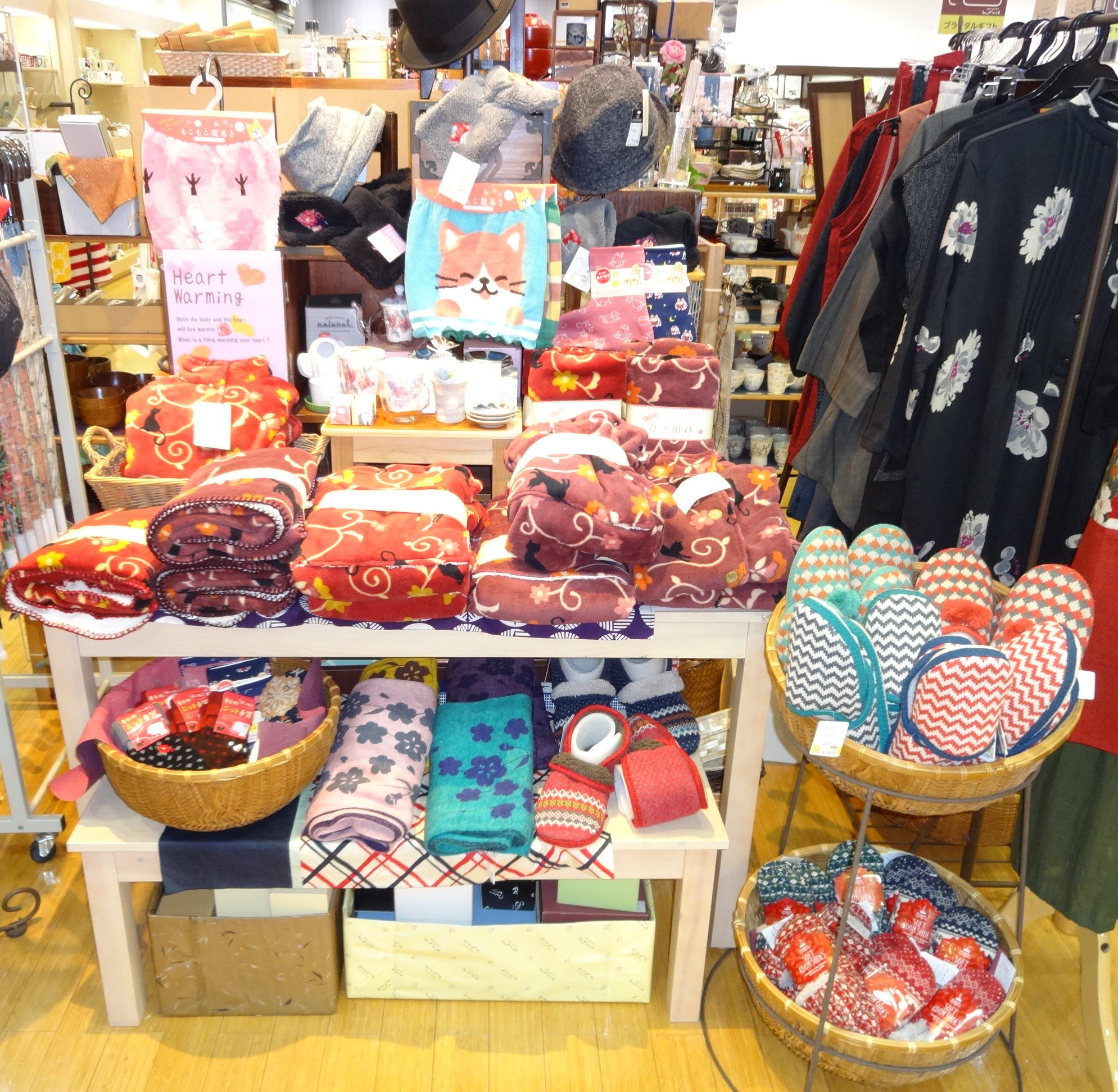 あったかグッズ、たくさん入荷しました！